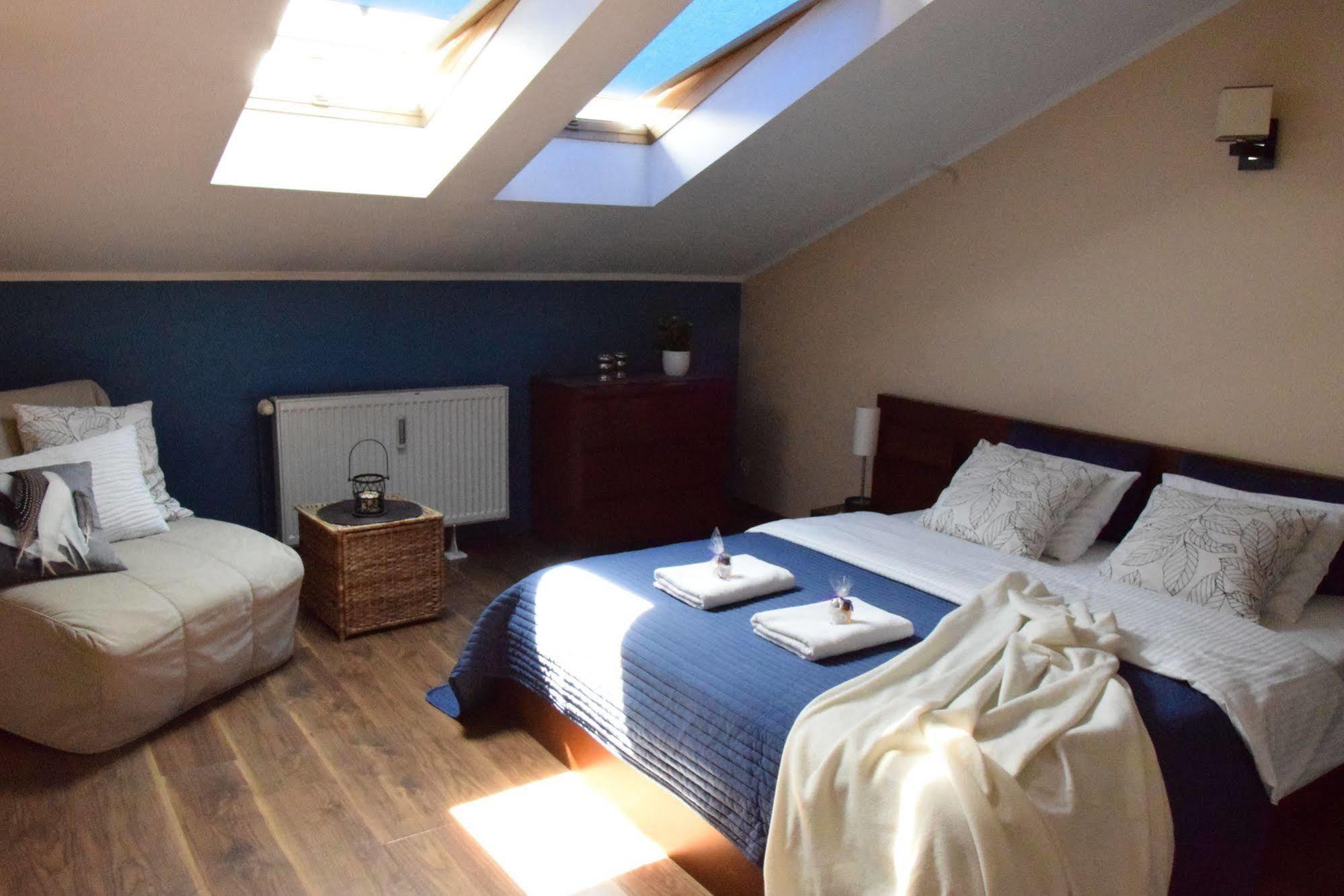 Blooms Inn - City Center Poznan By Friendly Apartments Esterno foto
